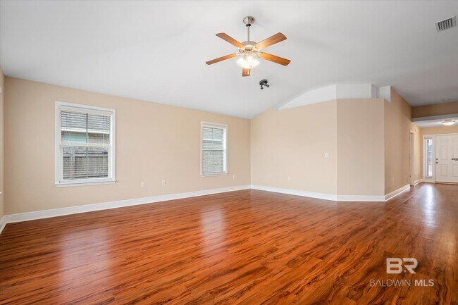 Building Photo - 405 Ellington Ave