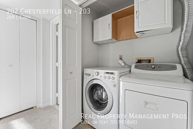 Building Photo - 202 Chesterfield Ln