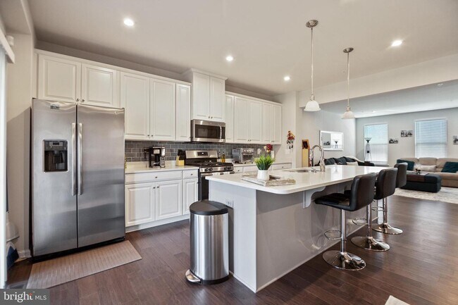 Building Photo - 7843 Otterbein Way