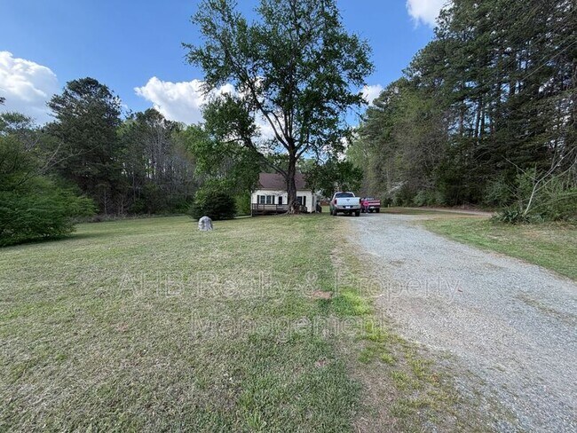 Building Photo - 3188 Mt Willen Rd