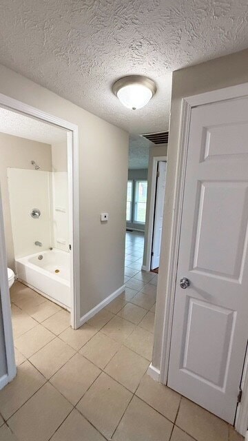 Building Photo - WEST SIDE 3 BEDROOM RANCH AVAILABLE NOW!