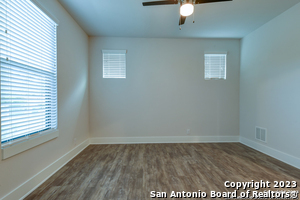 Building Photo - 204 Melrose Pl