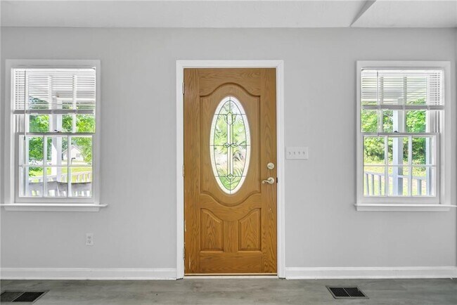 Building Photo - 608 Wood Ridge Dr