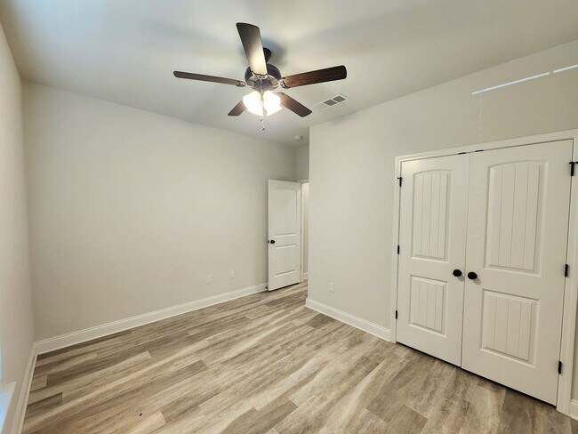Building Photo - Cypress Gates 3/2 available now!