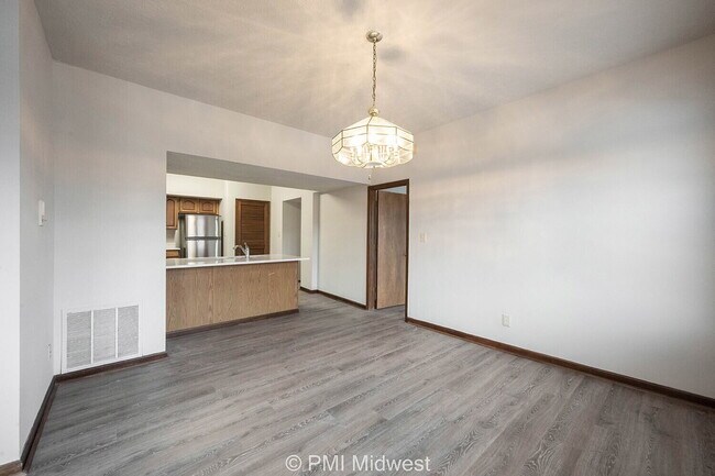 Building Photo - 3715 N Meridian St