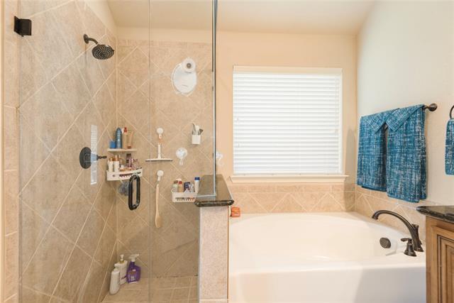 Building Photo - 713 Glendale Dr