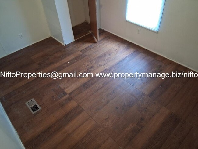 Building Photo - 5584 Aenon Ln