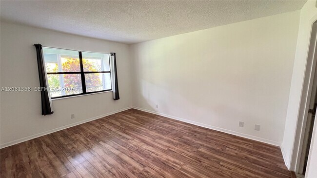 Building Photo - 1290 S Military Trail