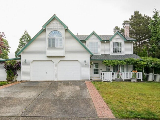 Building Photo - 1810 NE Estate Dr