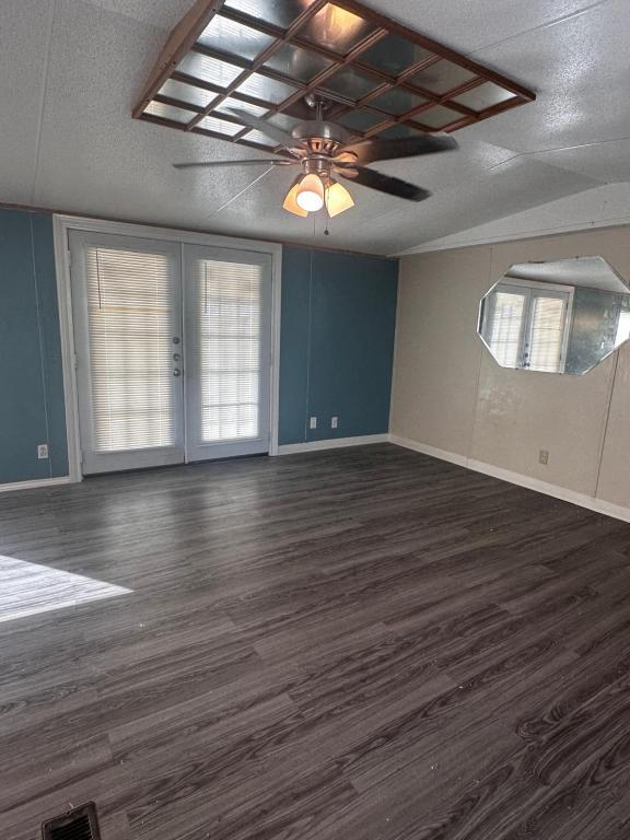 Building Photo - 2709 Xalapa St