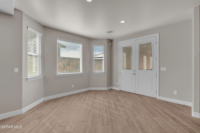 Building Photo - 1807 Dana Gray St