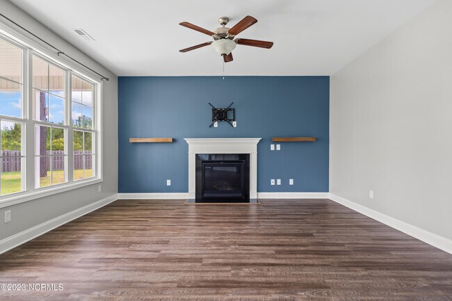 Building Photo - 221 Salty Dog Ln
