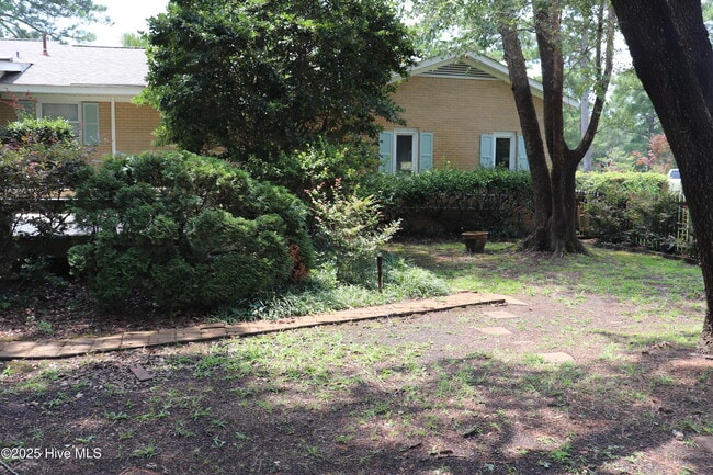 Building Photo - 207 Gemini Ct