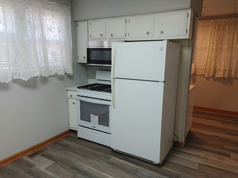 Building Photo - 2317 Broad St