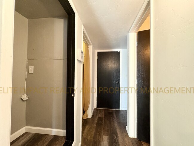 Building Photo - 1981 N Terraza de la Cienega