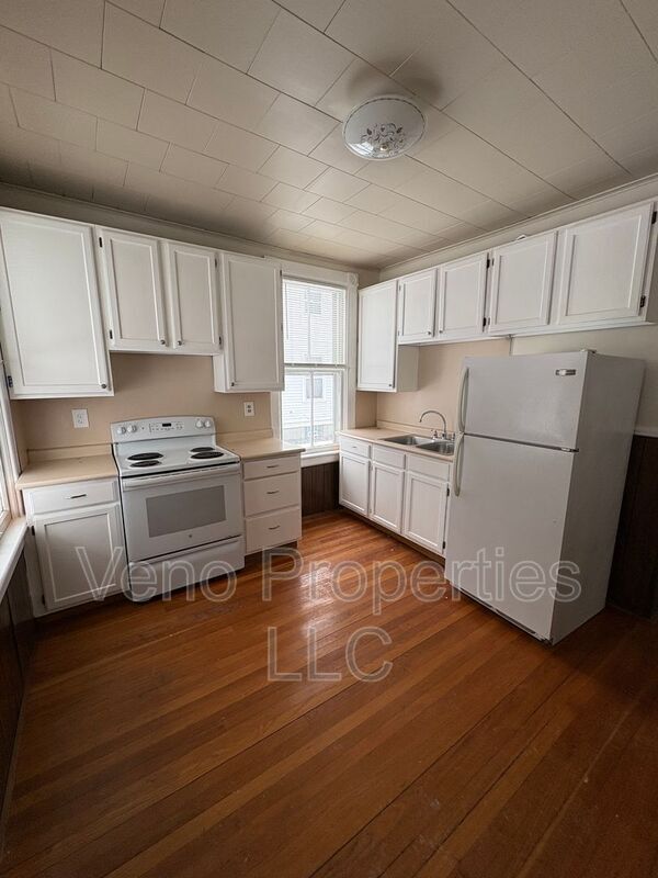 Building Photo - 109 Third Street