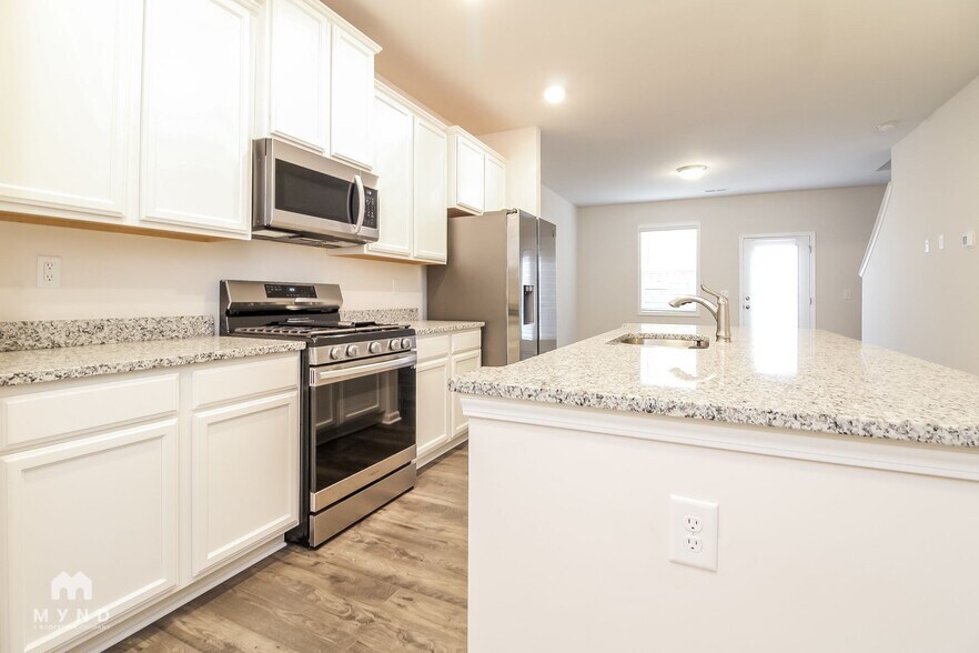 Building Photo - 10 Oak Rose Dr