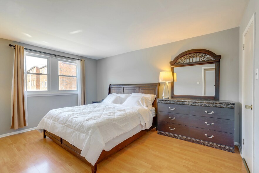 Building Photo - 9192 Frankford Ave