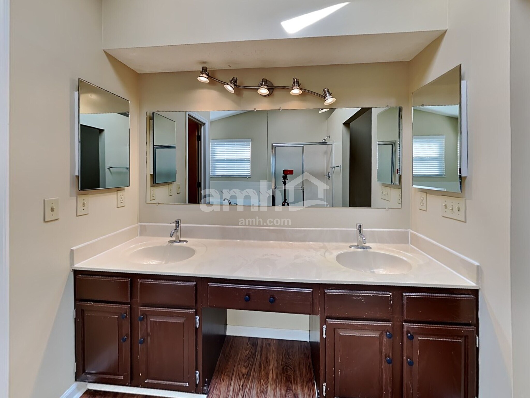 Building Photo - 1466 Cinnamon Dr