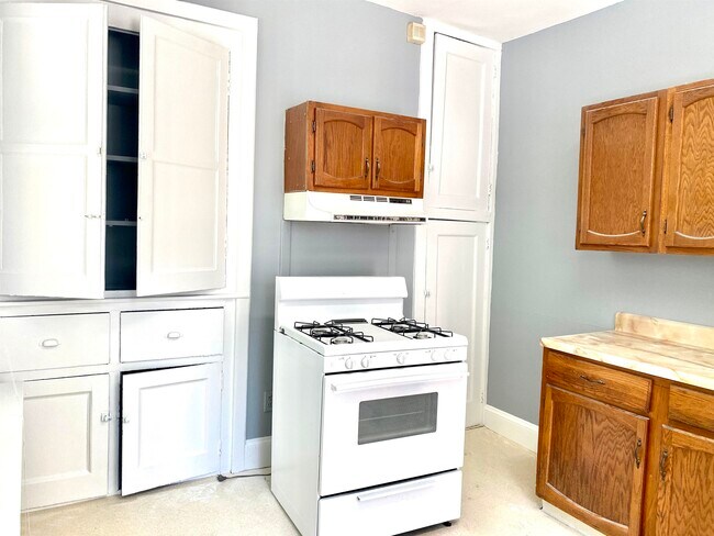 Building Photo - 19 Nelson Ave