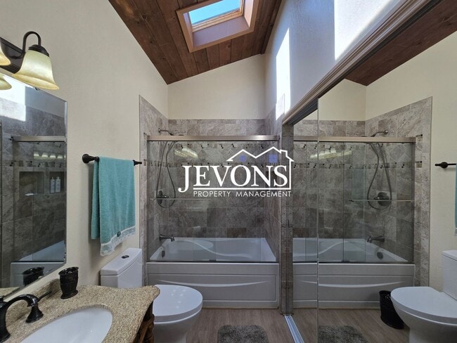 Building Photo - Lovely 3-bedroom home with fully equipped ...