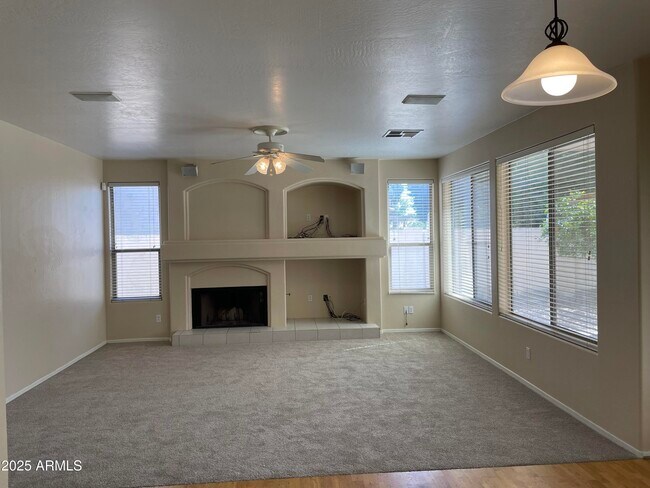 Building Photo - 341 W Helena Dr