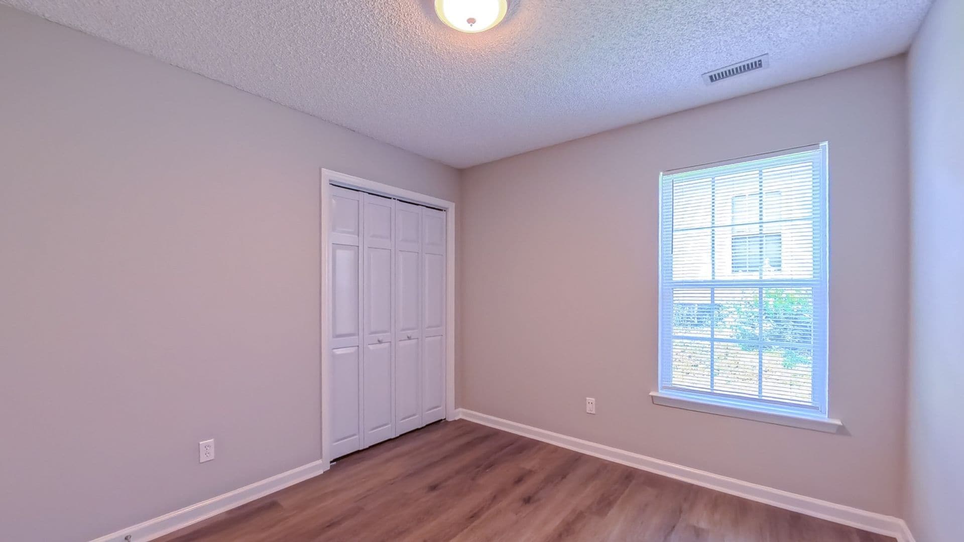 Building Photo - 4928 Silverdene St