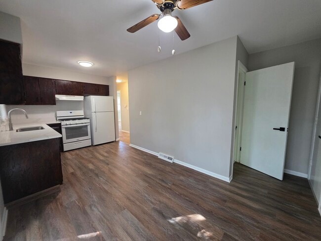 Building Photo - 407 Warner St