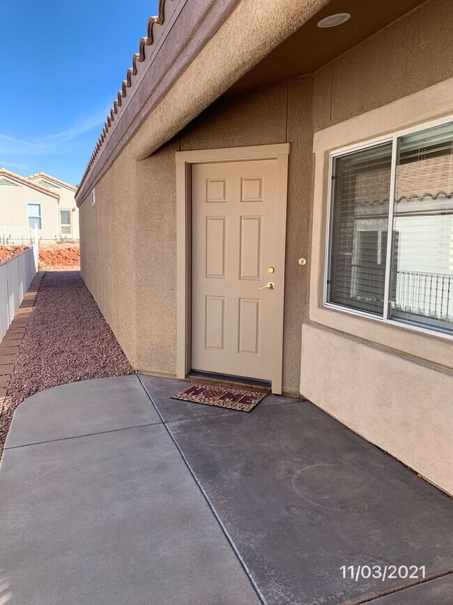 Building Photo - 4964 E Catalina Ct