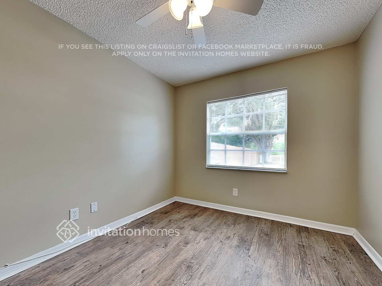 Building Photo - 2121 Redleaf Dr