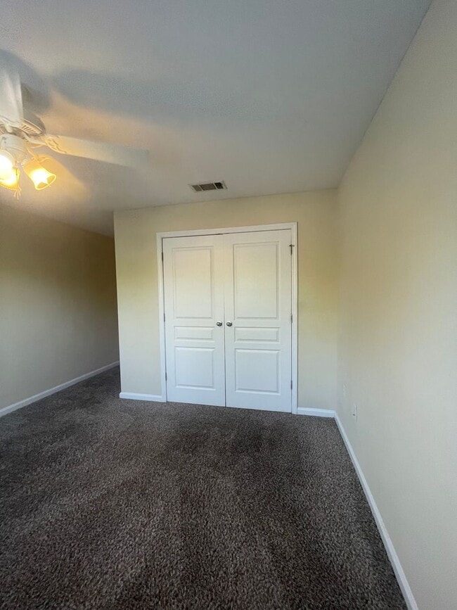 Building Photo - 17-1713 J&amp;S