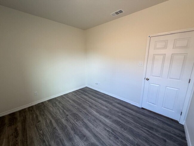 Building Photo - 1624 Pima Trail