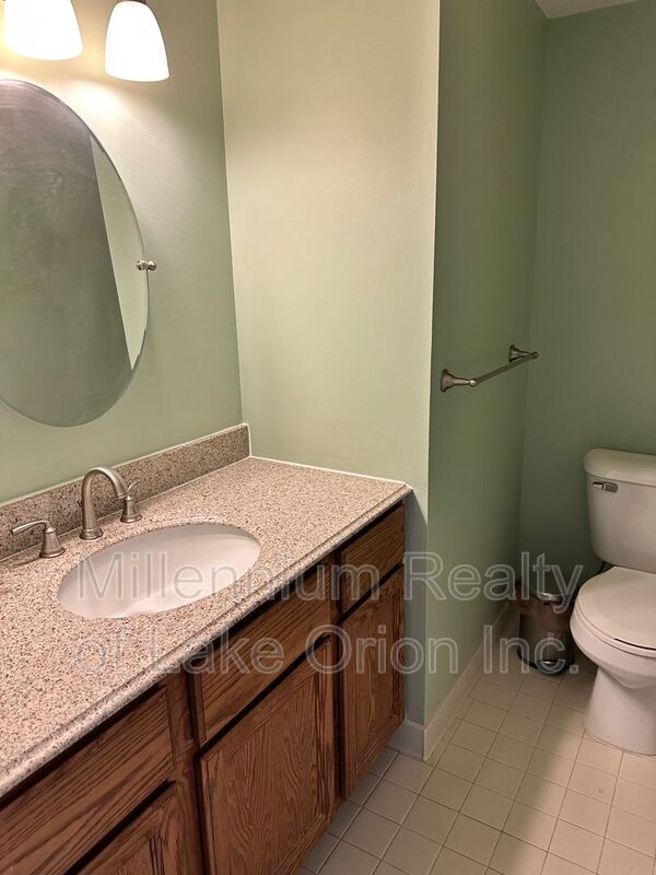 Building Photo - 3189 Silverbrook Dr