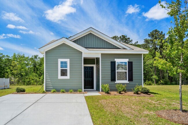 Building Photo - 450 Castillo Dr