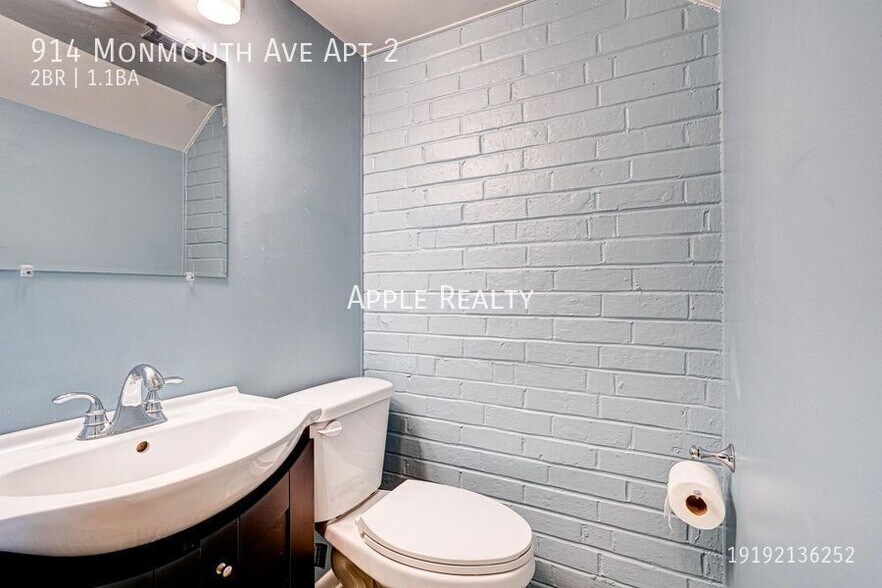 Building Photo - 914 Monmouth Ave