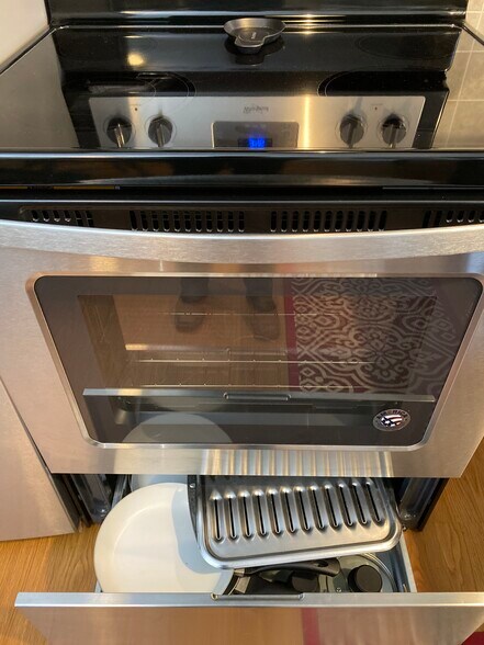 ceramic top self cleaning range - 75571 Van Dyke Rd