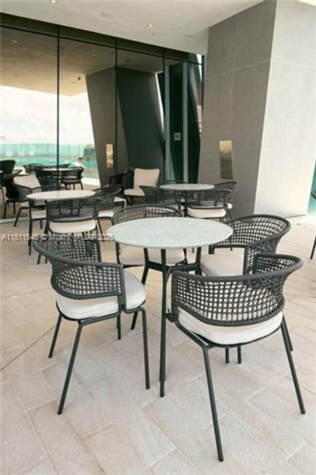 Building Photo - 300 Biscayne Blvd Way