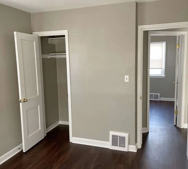 Building Photo - Cozy 4 bedroom, 1 bathroom Cape cod.