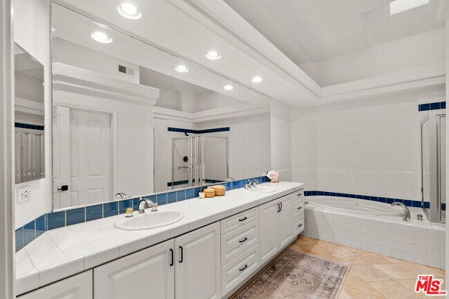Building Photo - 6477 Zuma View Pl