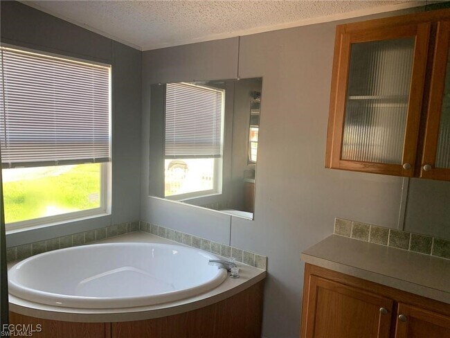 Building Photo - 1148 Lean Ct