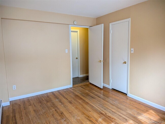 Building Photo - 1521 NY-208