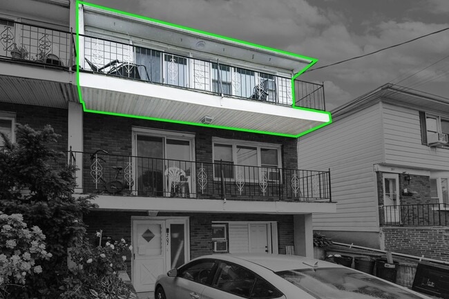 Building Photo - 207 Manhattan Ave