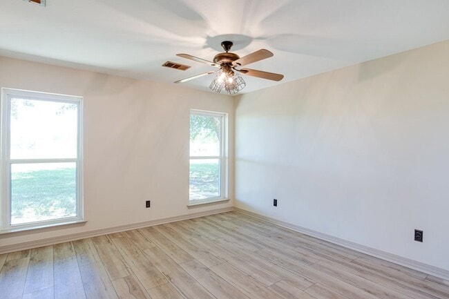 Building Photo - 12525 Indian Springs Rd