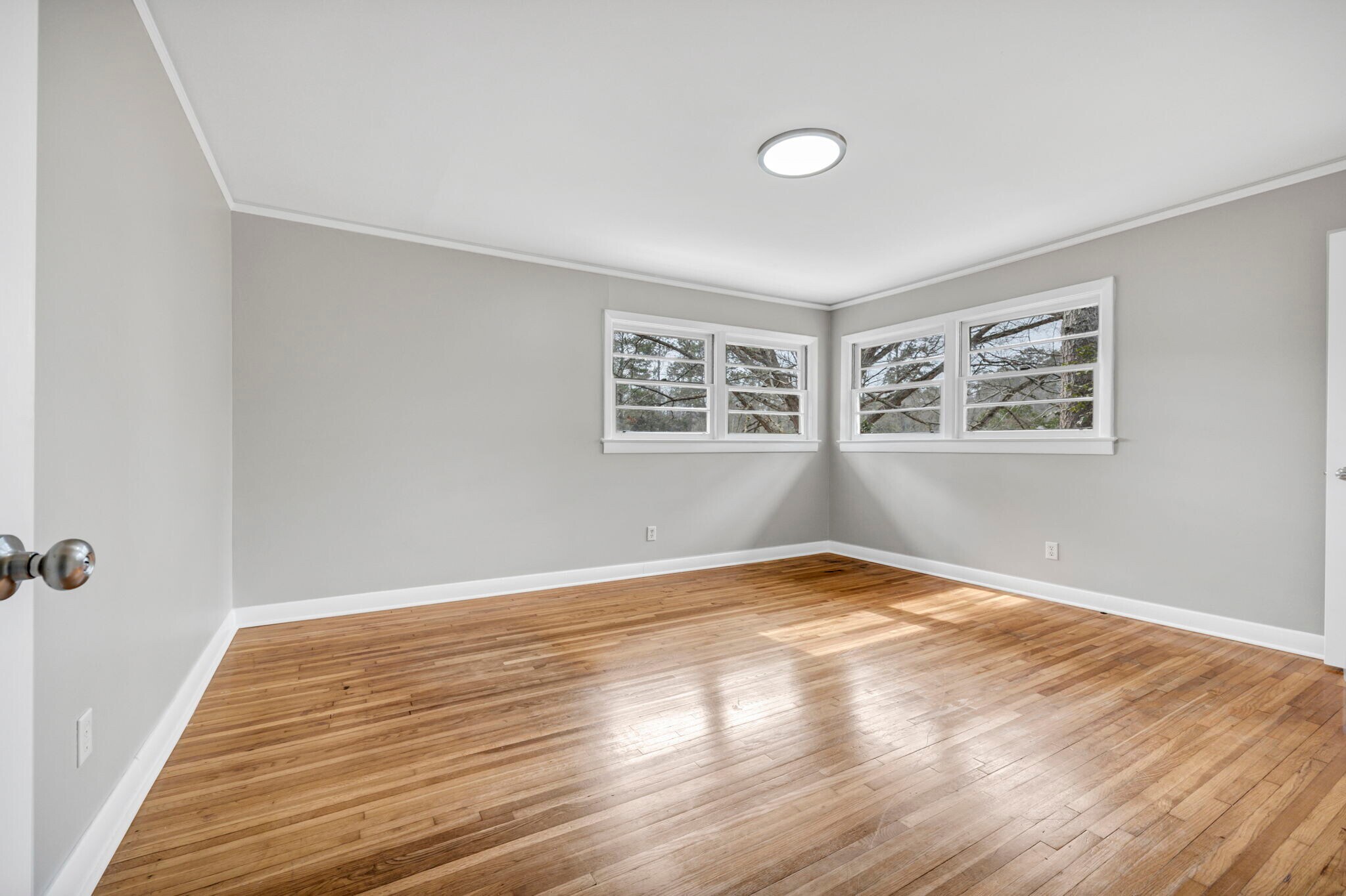 Building Photo - 842 Delverton Rd