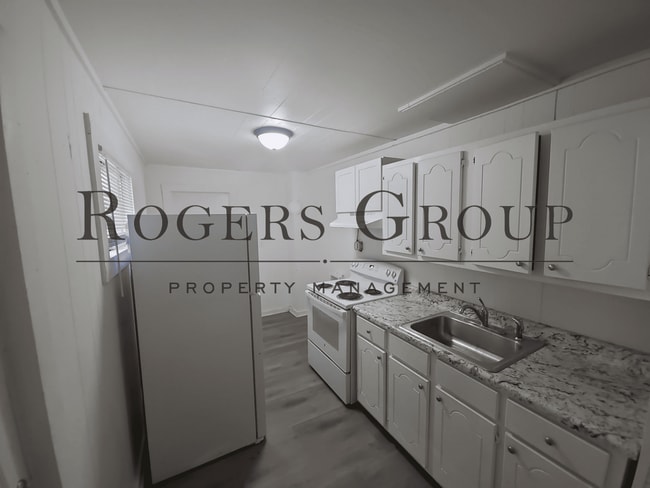 Building Photo - #450 - 116-118 Ramsey St Duplex