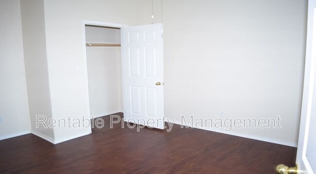 Building Photo - 105 Collett Ct