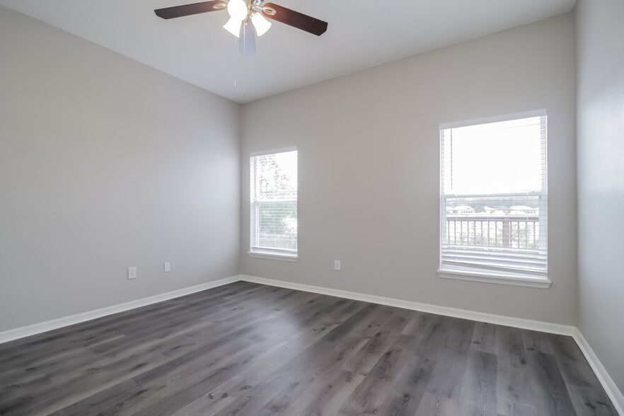 Building Photo - 4244 Waterside Pointe Cir