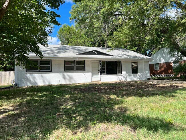 Building Photo - 1533 Hartford Rd