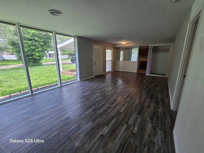 Building Photo - 8318 Woodhurst Dr