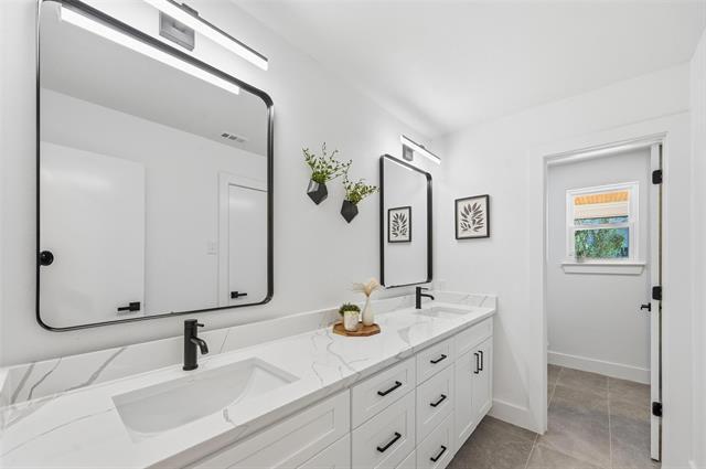 Building Photo - 423 Provincetown Ln